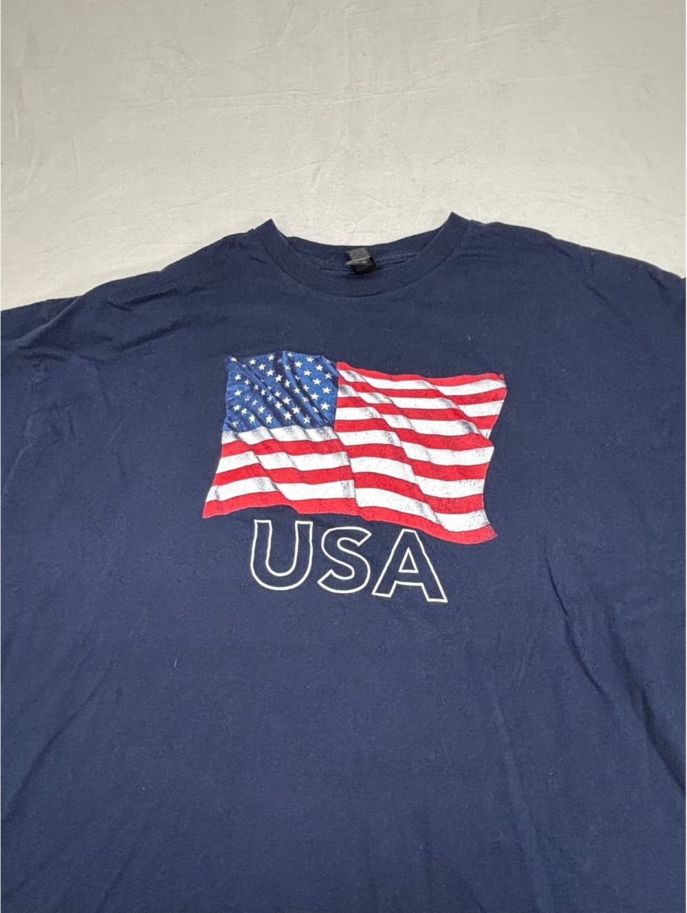 Gildan Men's 2XL Navy Heavy Cotton USA Flag Graphic T-Shirt